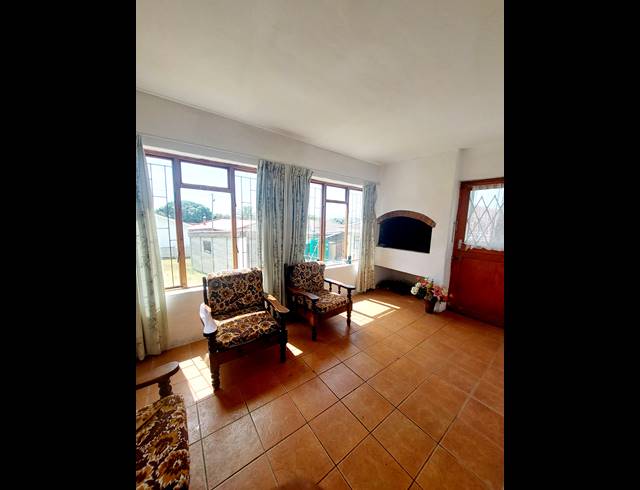 5 BEDROOM FREESTANDING SOLD IN DE KELDERS